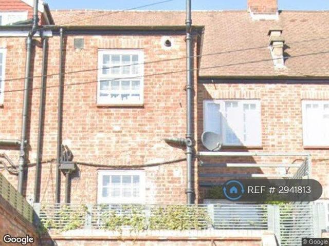 Flat for rent in Blackhills, Surrey