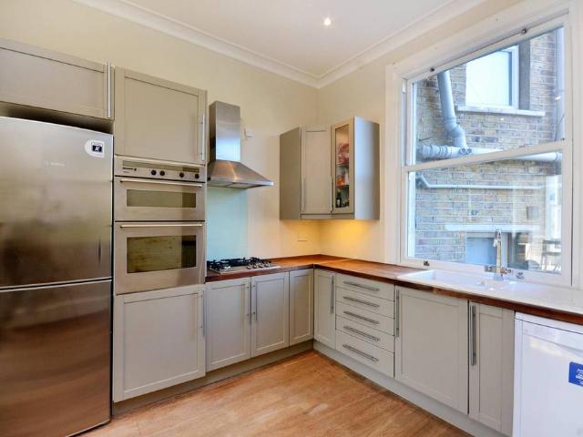 Flat for rent in Shepherd's Bush, Greater London
