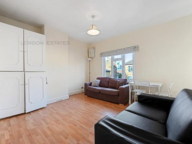 Flat for rent in Hammersmith, Greater London