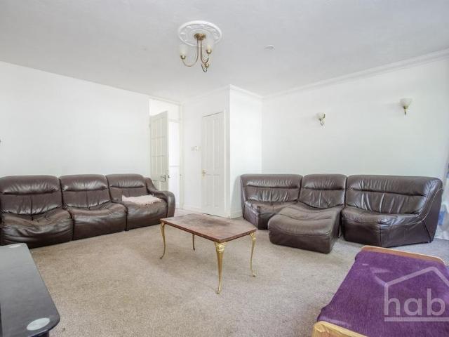 House for rent in Lakenham, East Bank