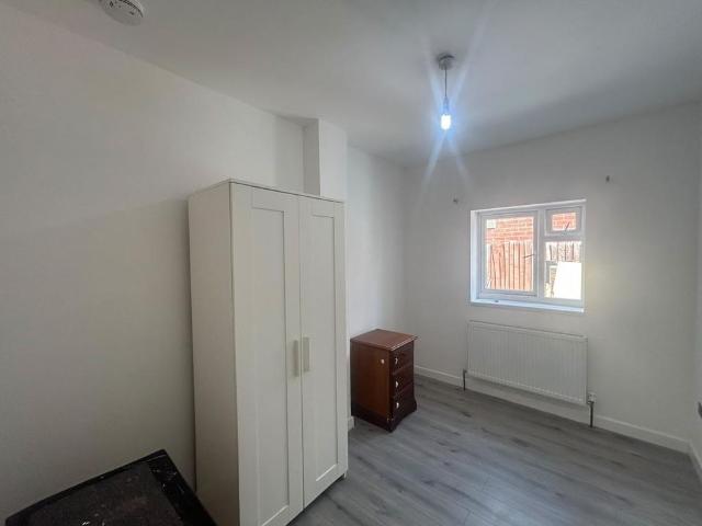 House for rent in London Borough of Hounslow, Greater London