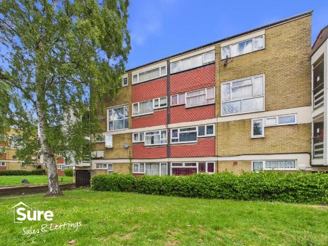 Flat for rent in Pouchen End, Hertfordshire