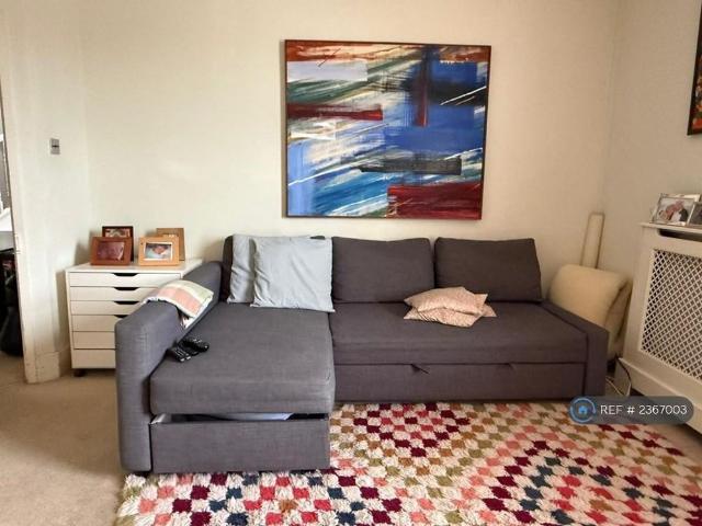 House for rent in Mortlake, Greater London