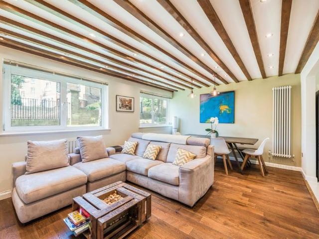 House for rent in Southfields, Greater London