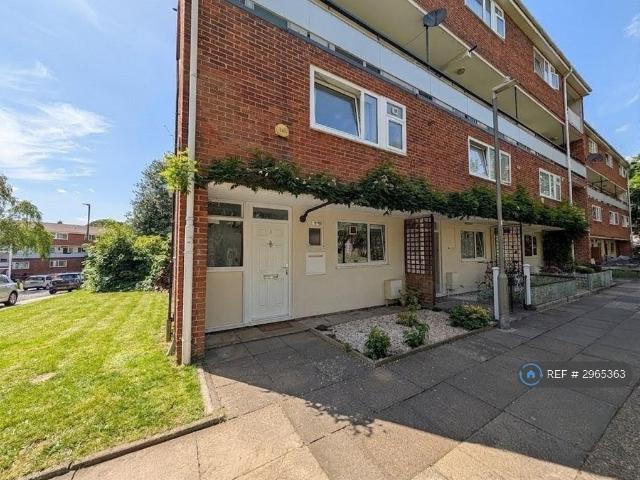 Flat for rent in Roehampton, Greater London