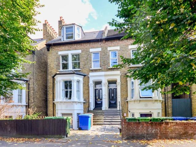 Flat for rent in East Dulwich, Isle Of Man