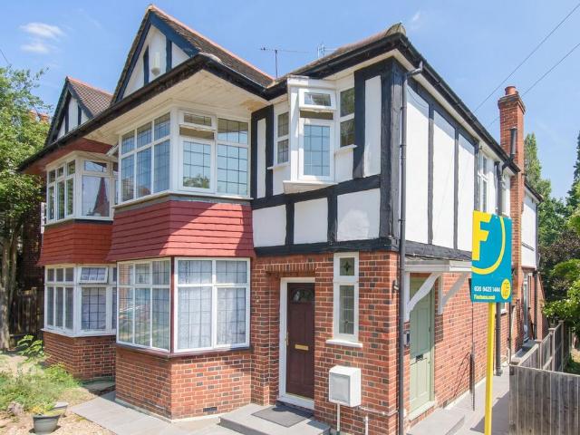 Flat for rent in Greater London