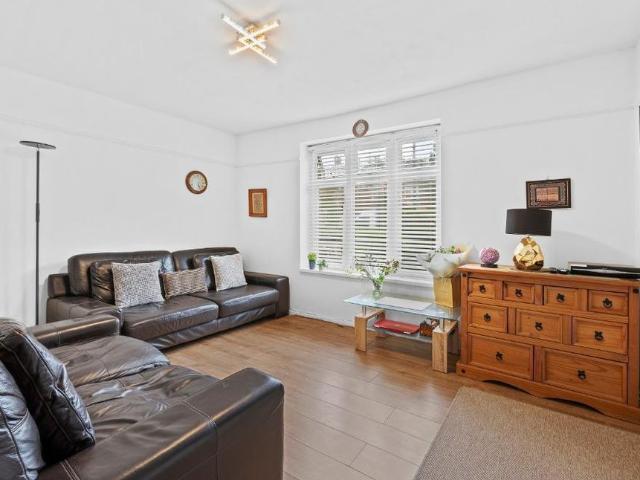 House for rent in London Borough of Merton, Raynes Park