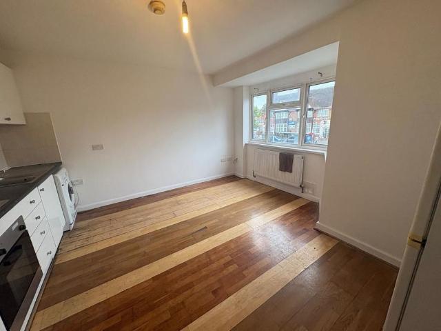 House for rent in London Borough of Ealing, Greenford