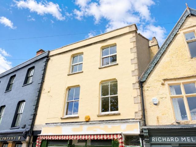 Flat for rent in Stroud, School House