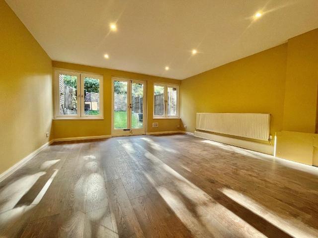 Flat for rent in Cat Hill, Isle Of Man