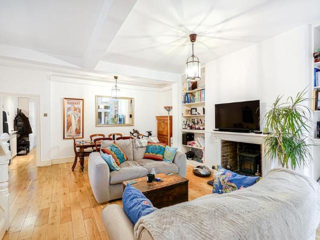 House for rent in Royal Borough of Kensington and Chelsea, Greater London