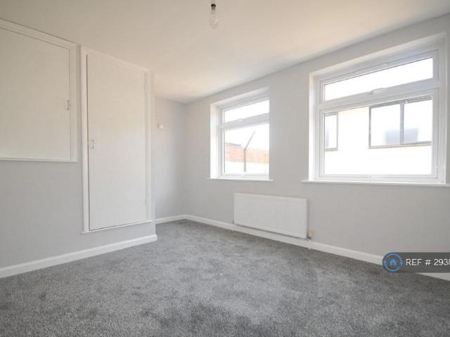 House for rent in East Cliff, Acol