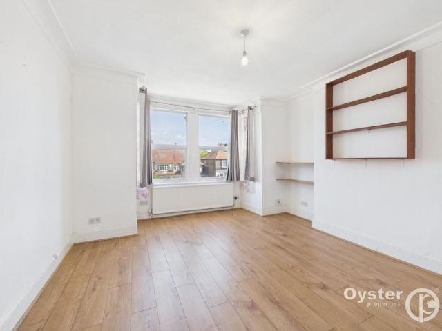 House for rent in New Southgate, Greater London