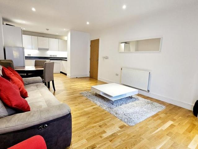 House for rent in London Borough of Ealing, Greater London