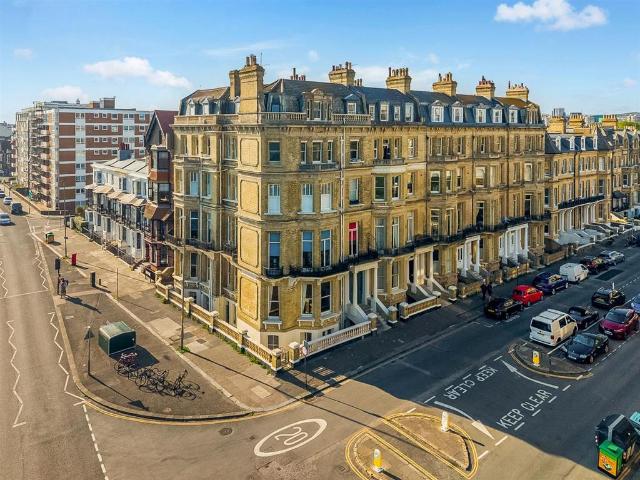 Flat for rent in Aldrington