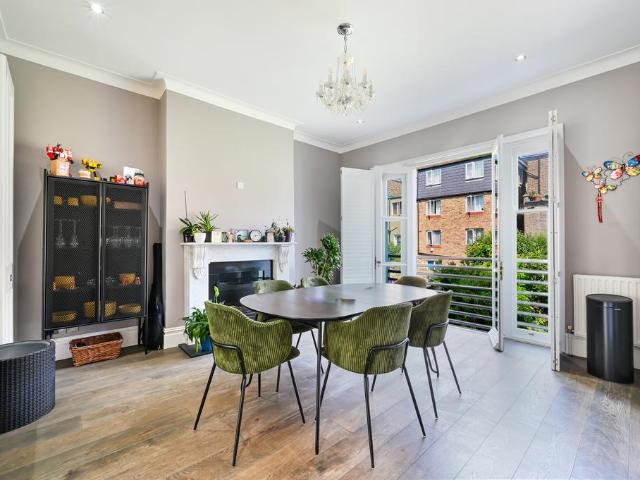 Flat for rent in Shepherd's Bush, Greater London
