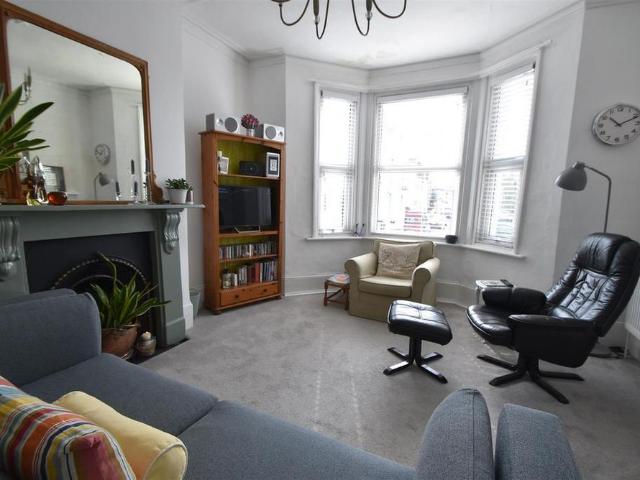 House for rent in Bohemia, Guestling Green
