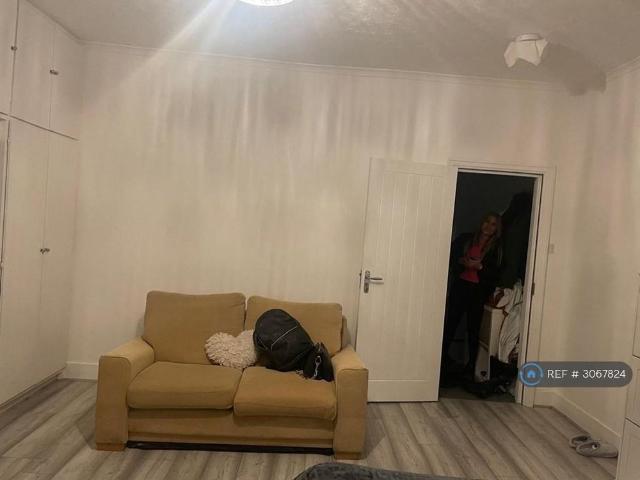 House for rent in London Borough of Croydon, Greater London