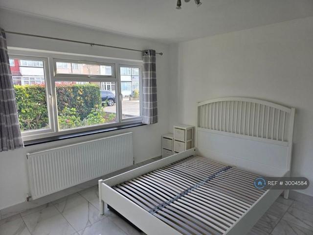 House for rent in London Borough of Ealing, Perivale