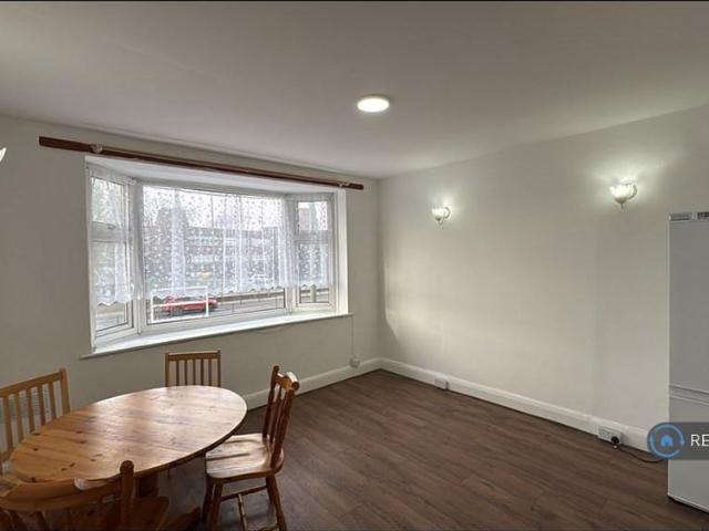 House for rent in Newbury Park, Greater London