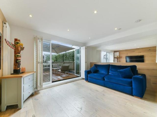 House for rent in Royal Borough of Kensington and Chelsea, Greater London