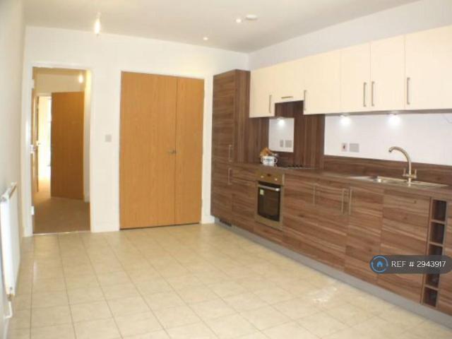 Flat for rent in Bromley-by-Bow, Poplar Grove