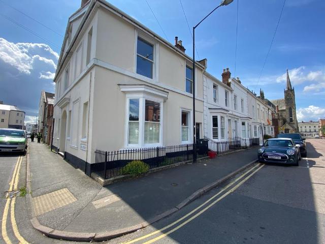 Flat for rent in Sydenham, Green Close