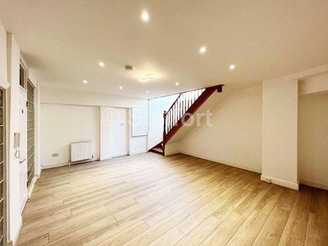House for rent in Holloway, Greater London