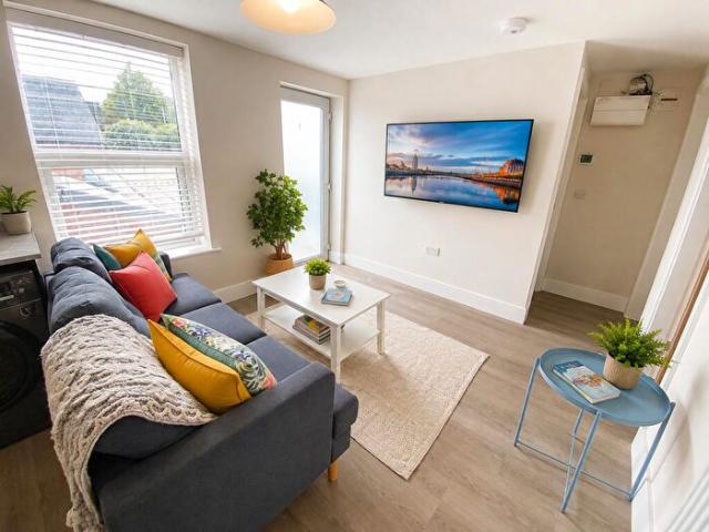 Apartment for rent in Abbey Park, Barton In Fabis
