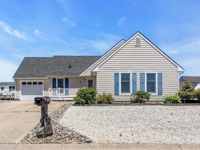 House for sale in Manahawkin, New Jersey