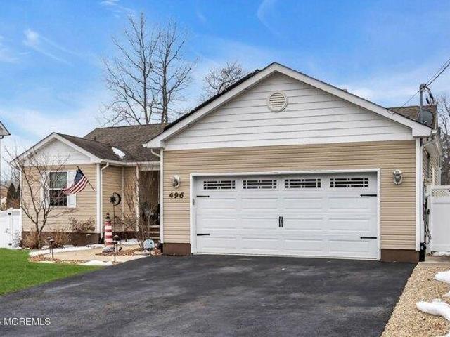 House for sale in Manahawkin, New Jersey