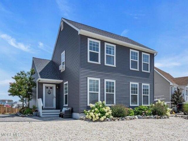 House for sale in Manahawkin, New Jersey