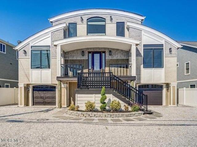 House for sale in Manahawkin, New Jersey