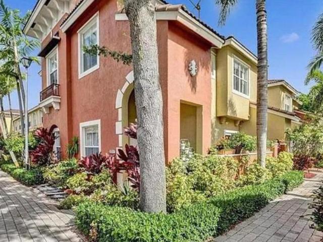 Townhouse for sale in Margate Townhouse for sale in Margate