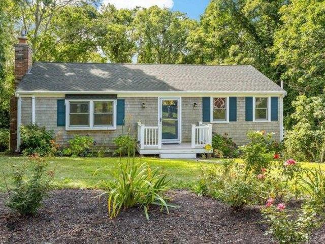 House for sale in Mashpee, Barnstable County