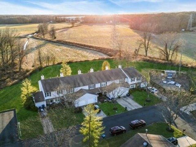 Condo for sale in Oxford Crossing, Old Bridge Township