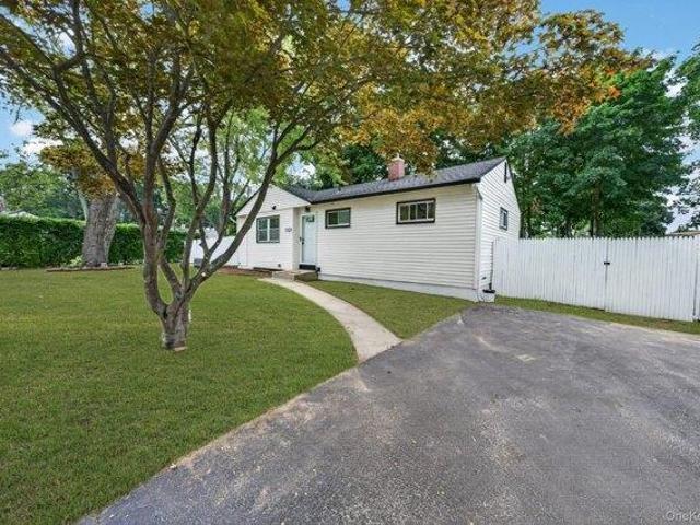 House for sale in Centereach, New York