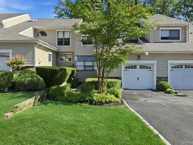 Condo for sale in Huntington, New York