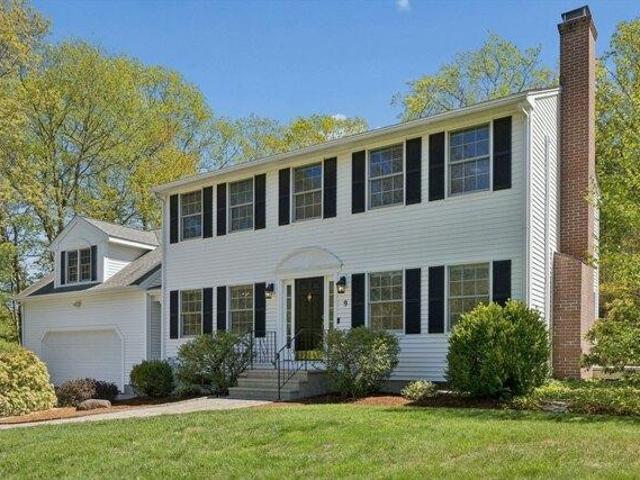 House for sale in Mendon, Massachusetts