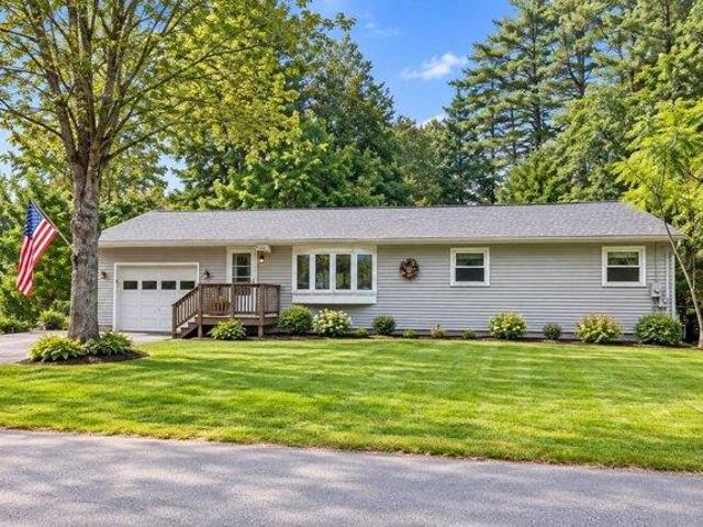 House for sale in Thorntons Ferry, Merrimack