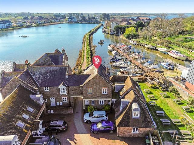 House for sale in Spring Vale, Hampshire