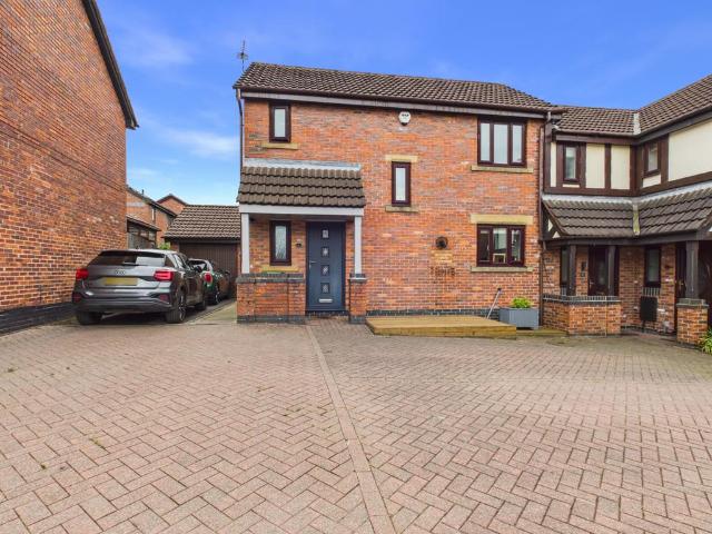 House for sale in Godley, Greenheys
