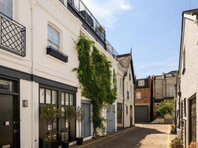 House for sale in Kensington, Greater London