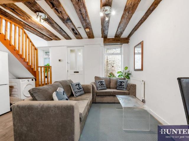 House for sale in Kilburn, Greater London