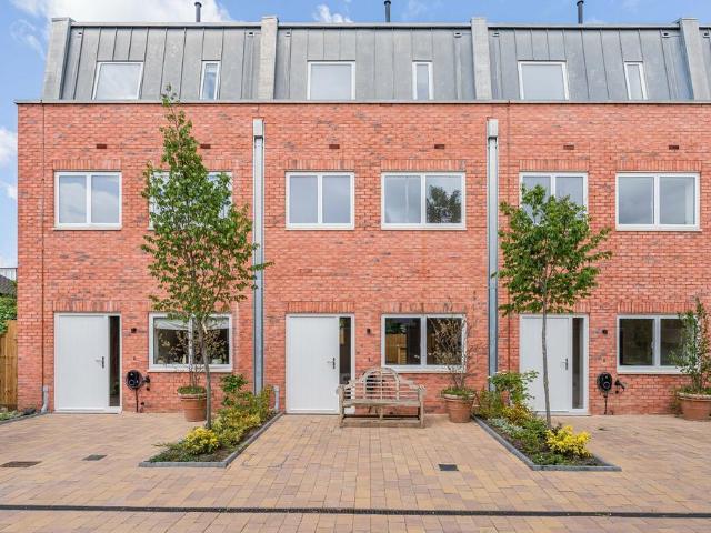 House for sale in London Borough of Ealing, Greater London