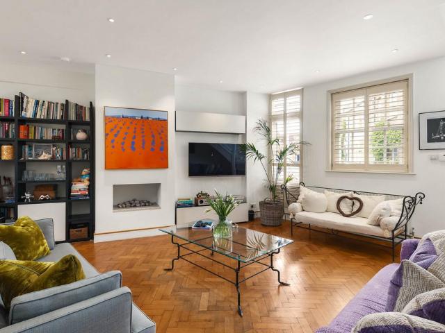 House for sale in Battersea, Greater London
