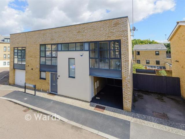 House for sale in Worcester Park Estate, Monks Orchard