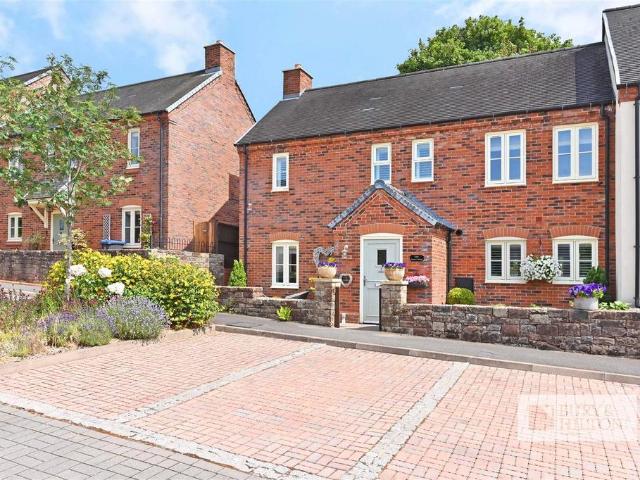 House for sale in Kingsley Moor, Staffordshire
