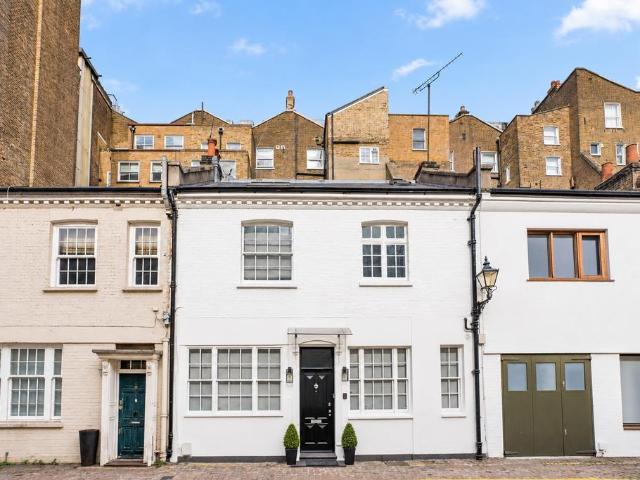 House for sale in Royal Borough of Kensington and Chelsea, Greater London